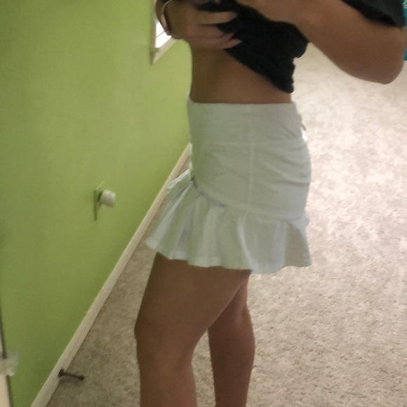 SOLD White lululemon skirt - Picture 15 of 15